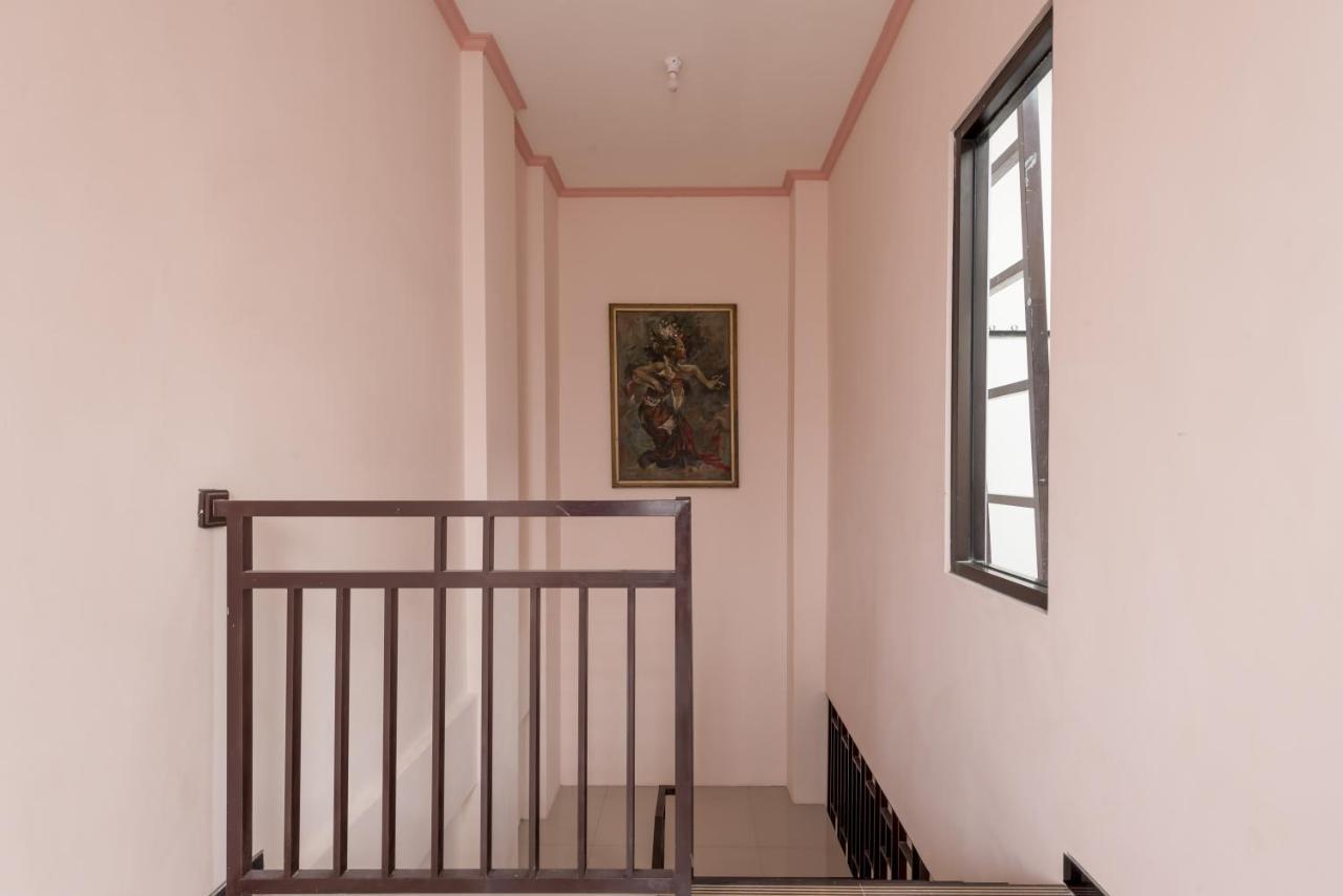 Hotel Koolkost Syariah Near Upn Veteran Medokanayu Exteriér fotografie